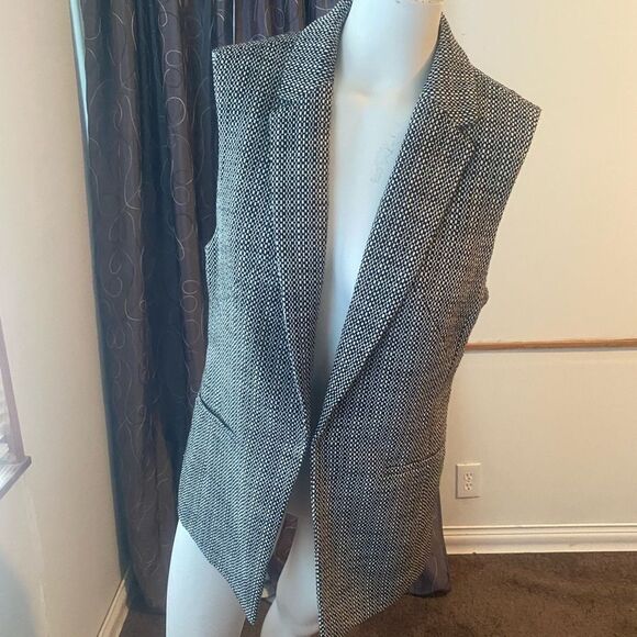 Banana Republic Black/White Tweed clasp closure Vest, size PM - Picture 1 of 5